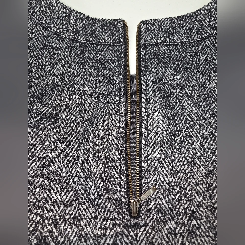 CABI CeCe Herringbone Tweed Sleeveless Shell Top Black White Zip Pockets Medium - Picture 3 of 8